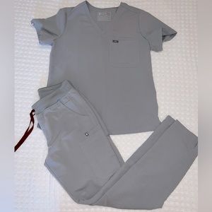 Womens Figs Scrub set medium/small tall